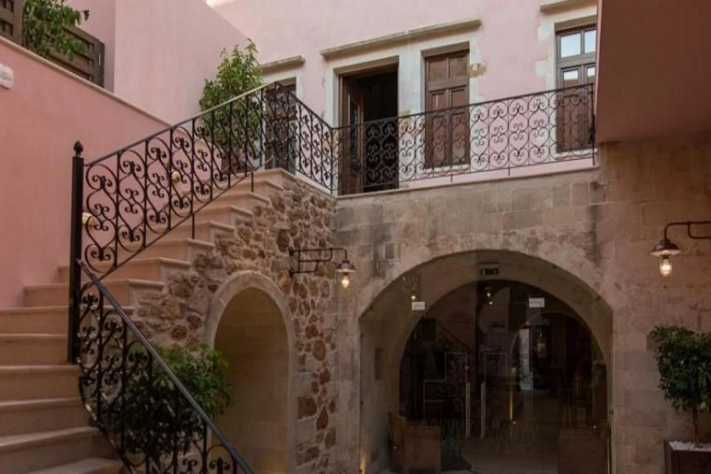 Serenissima Boutique Hotel