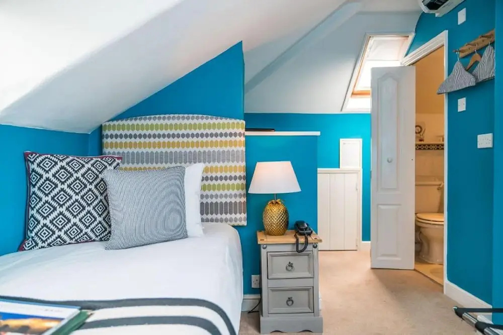 Standard Single room (single bed)