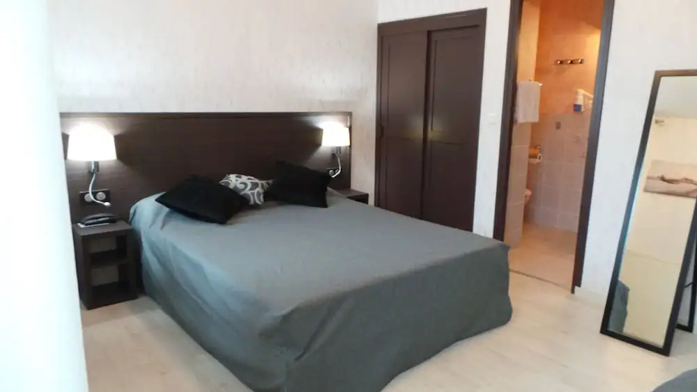 Superior Double room (full double bed)