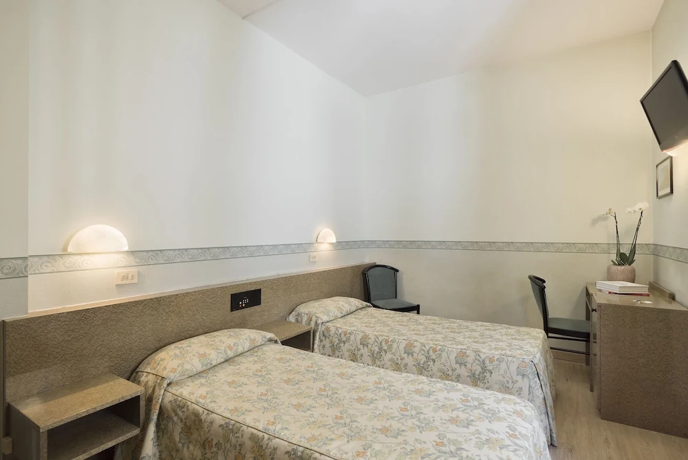 Classic Double room (full double bed)