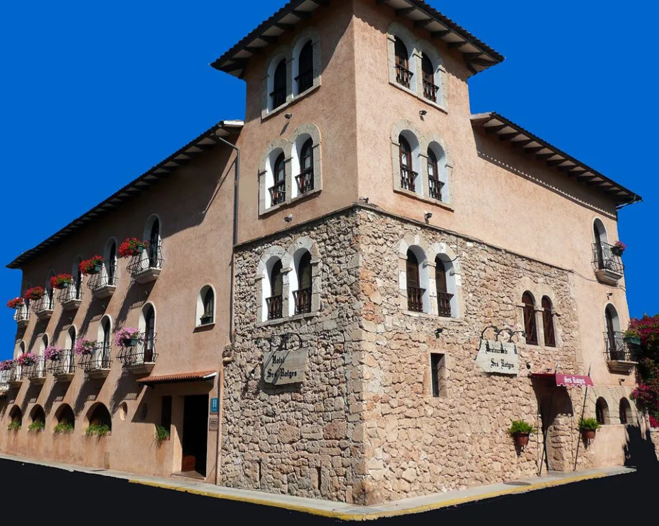 Petit Hotel Restaurante Ses Rotges - Adults Only