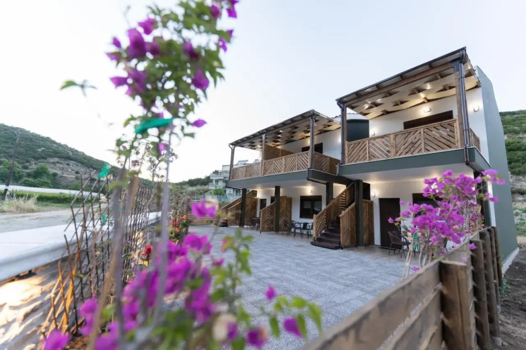 Mad'S Villas 4
