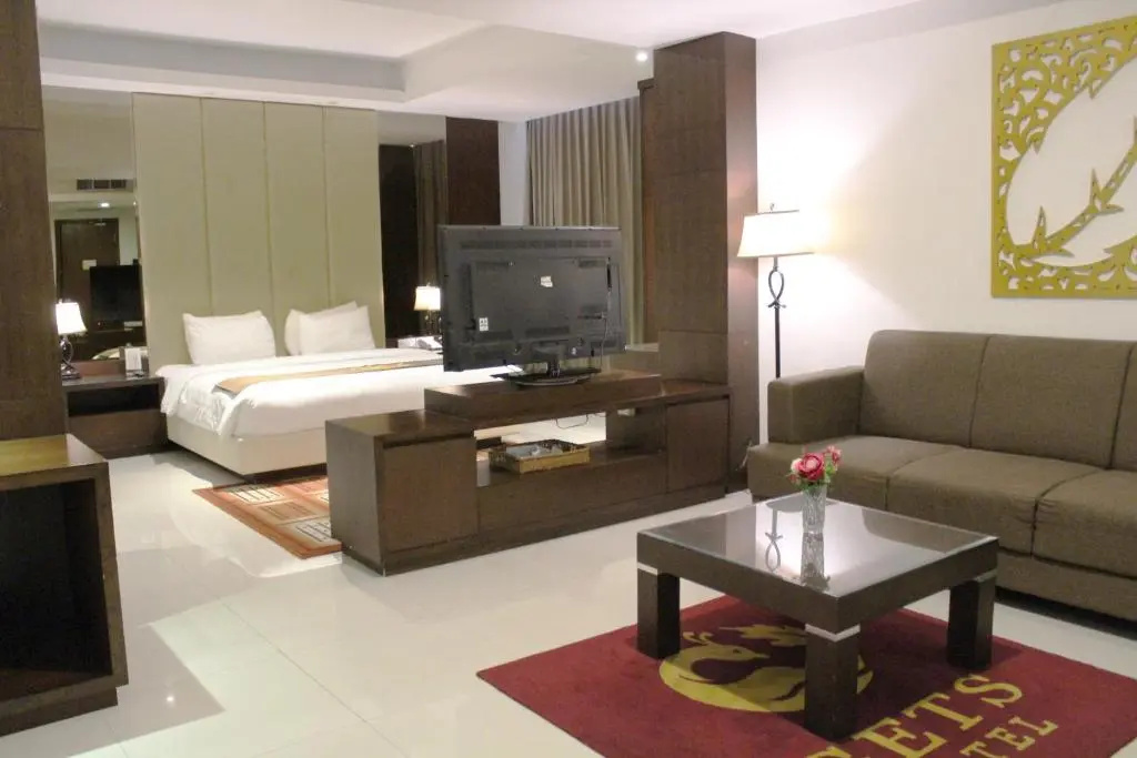 Gets Premiere Semarang Room Type - Suite