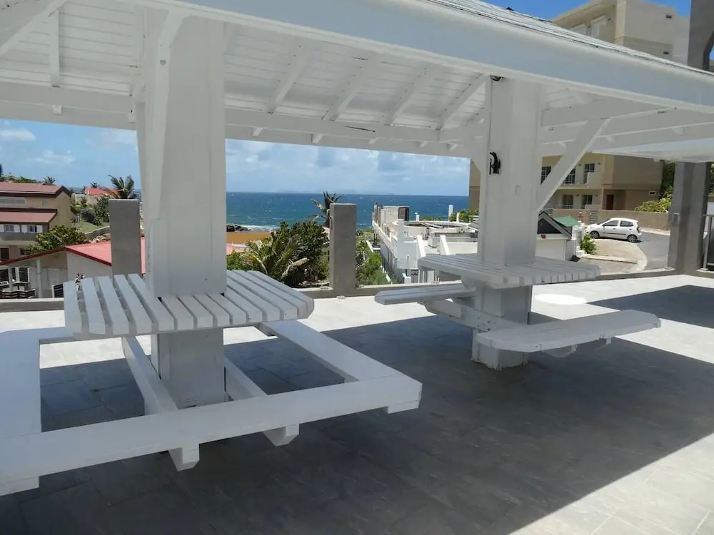 Sun Tan Apartment 11, Near the sea