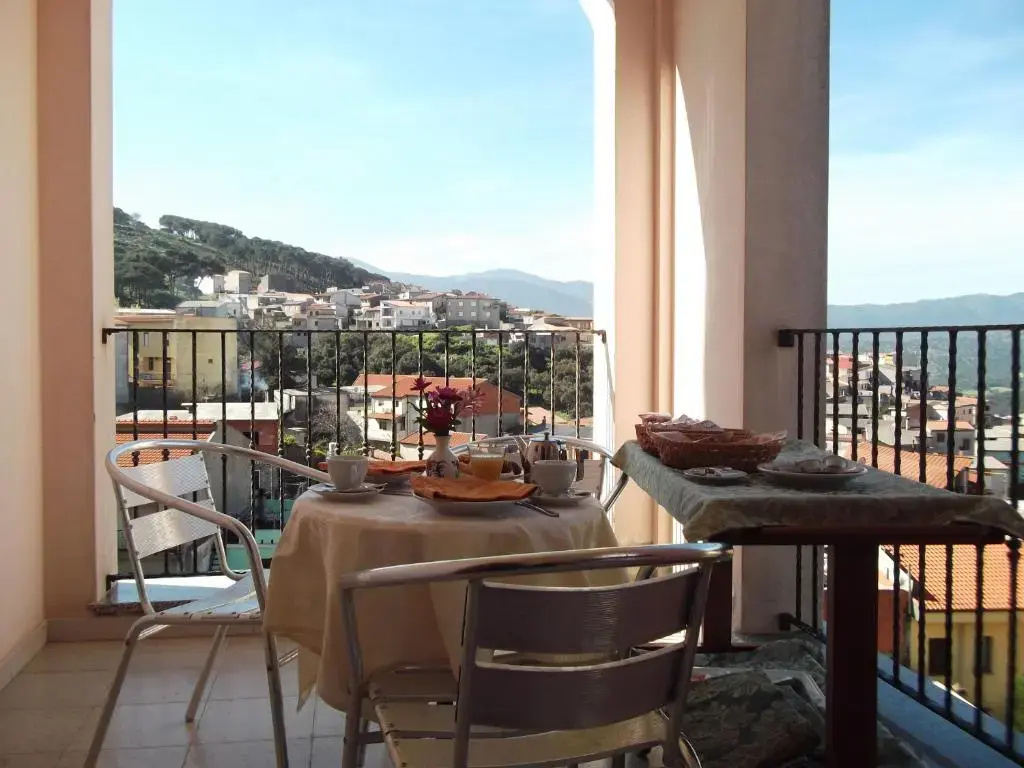 Balcony & Terrace