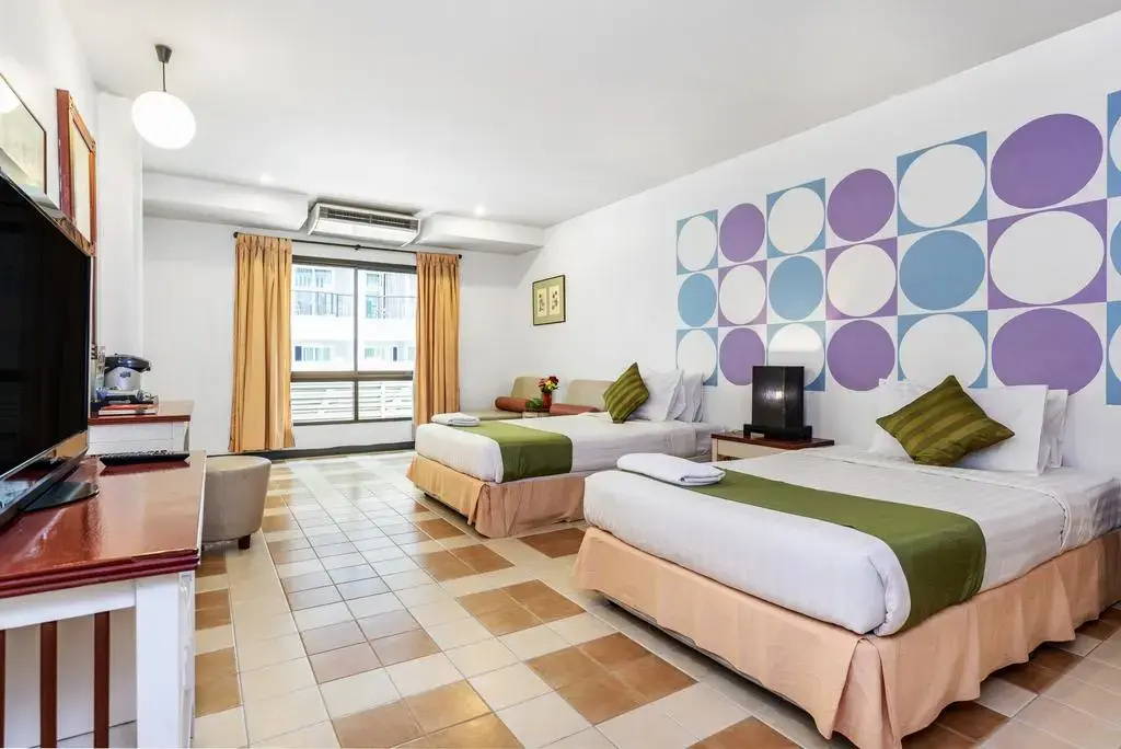 Deluxe Double room (full double bed)