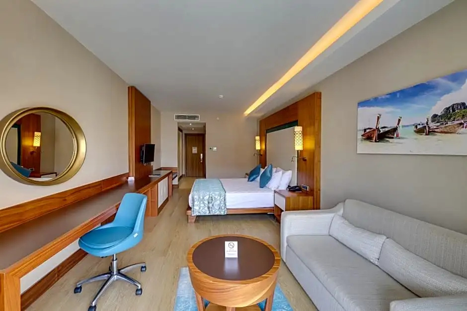 Ramada Hotel & Suites by Wyndham Kusadasi - Chambres