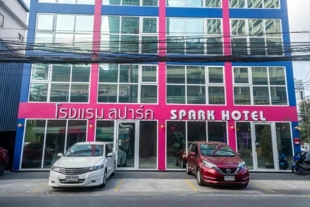Spark Hotel — фото