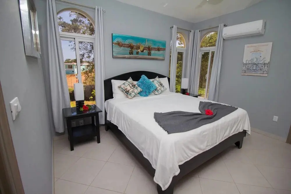 One of a Kind 6 Bedroom Luxury Villa