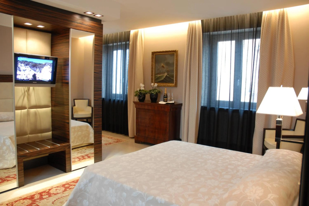 Hotel Excelsior — 5