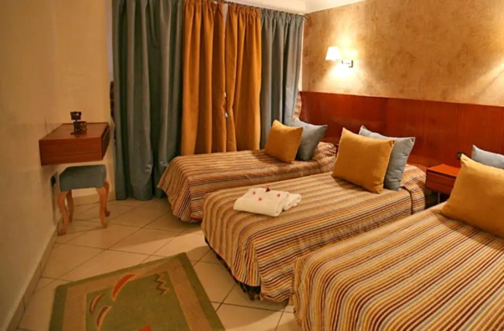 Standard Triple room