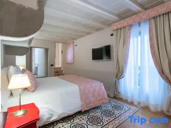 Superior Double room (full double bed)