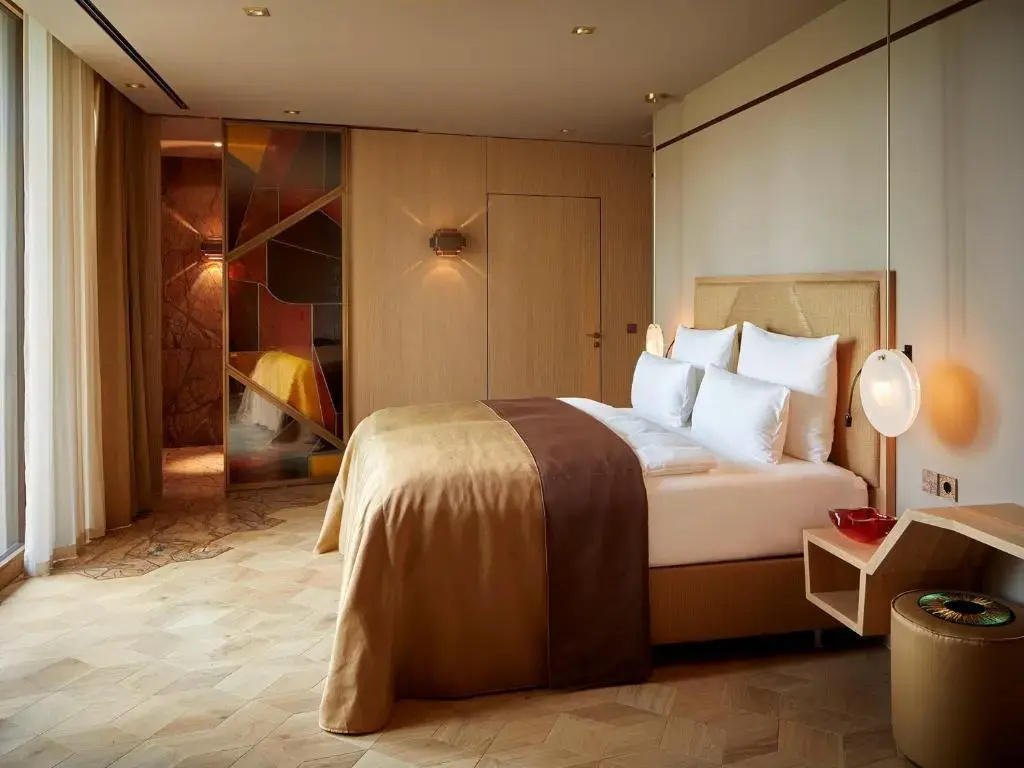 Suite with balcony