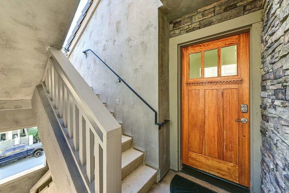 Stroll to Shore: Oceanside Condo w/ Hot Tub Access