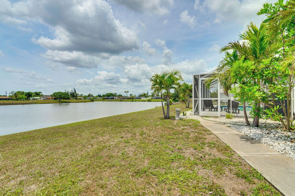 Group Getaway: Luxe Lakeside Gem in Port Charlotte