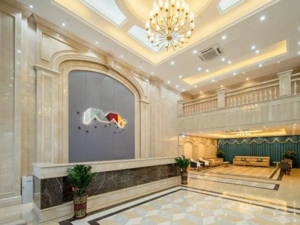 Berman Hotel (Huidong honghaiwan store)