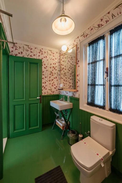 Standard Double room with city view (full double bed)
