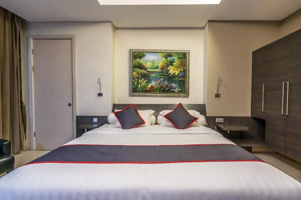Deluxe Double room (full double bed)