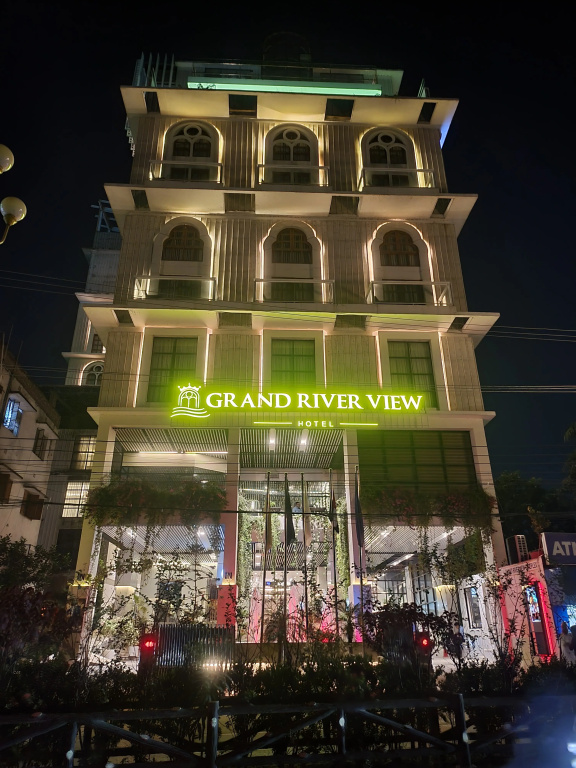 Grand River View Hotel