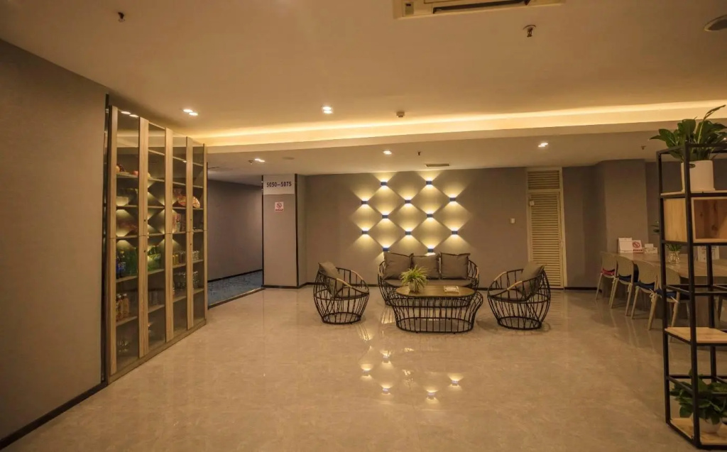 Lobby & Reception