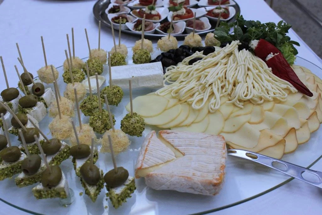 Food & Beverage