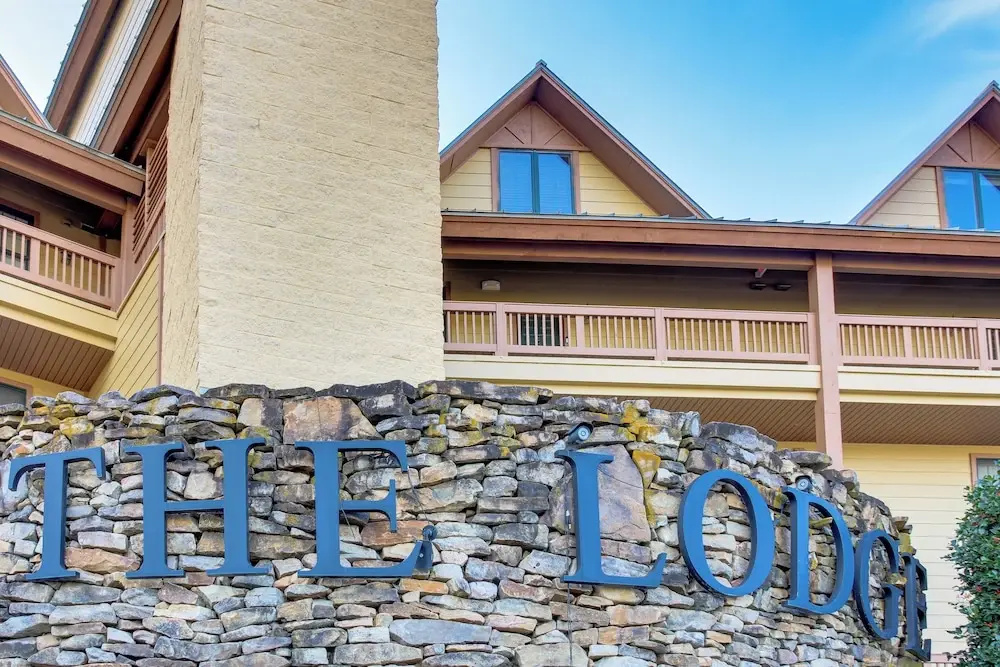 Lakefront Condo 3 Mi to Historic Guntersville!