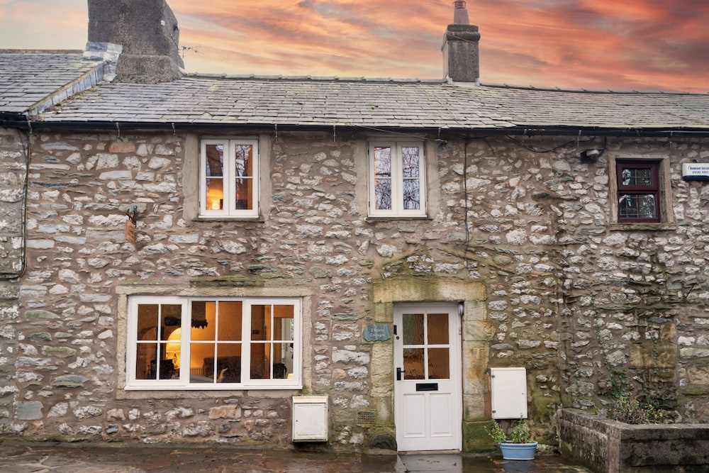 Historical Cottage in Ingleton, No Deposit