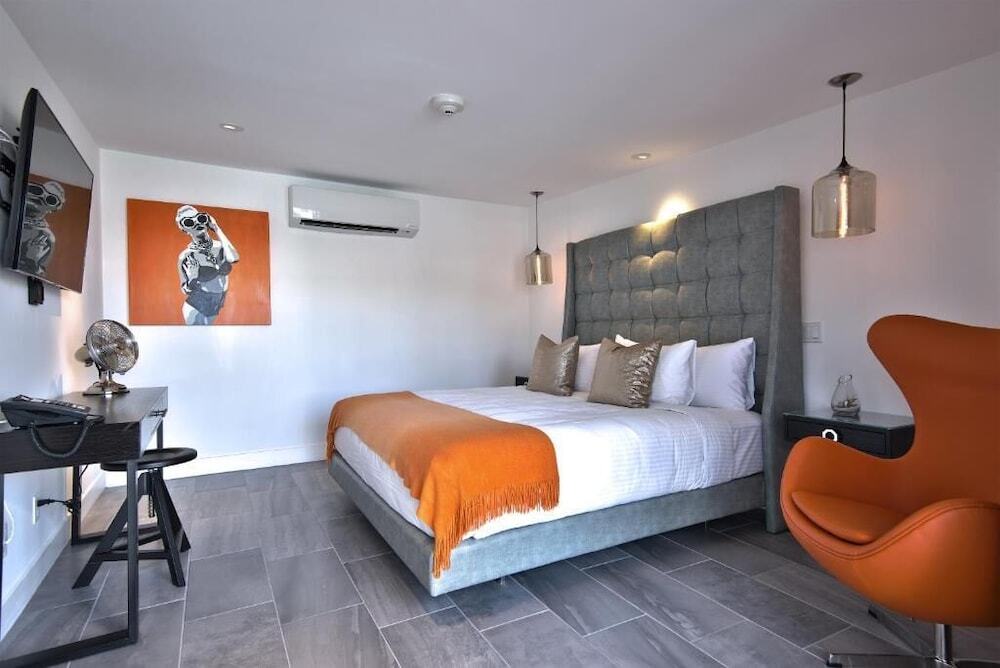 The Palm Springs Hotel by null