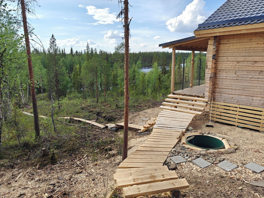 Lapland Riverside Nature Cabin