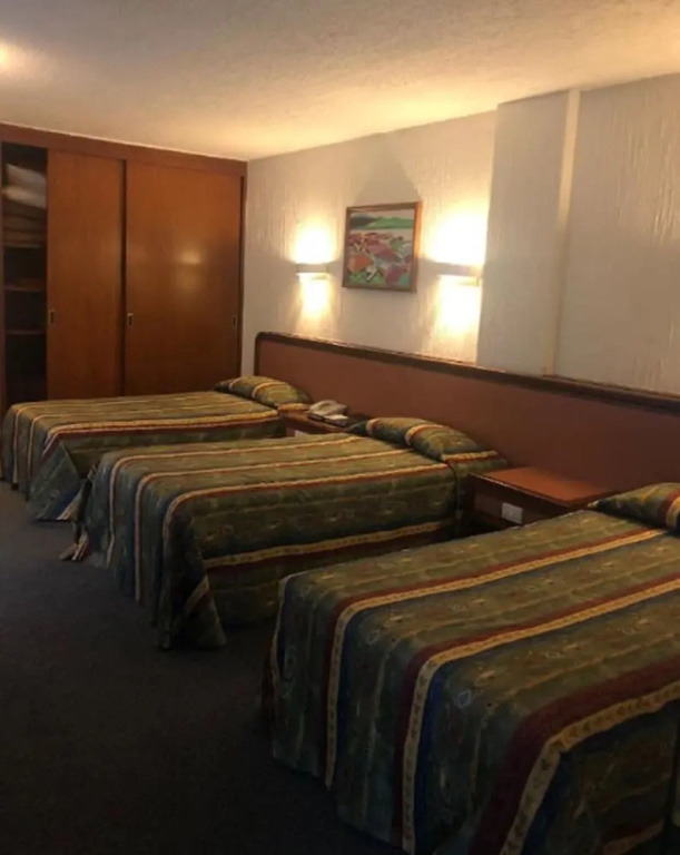 Standard Triple room