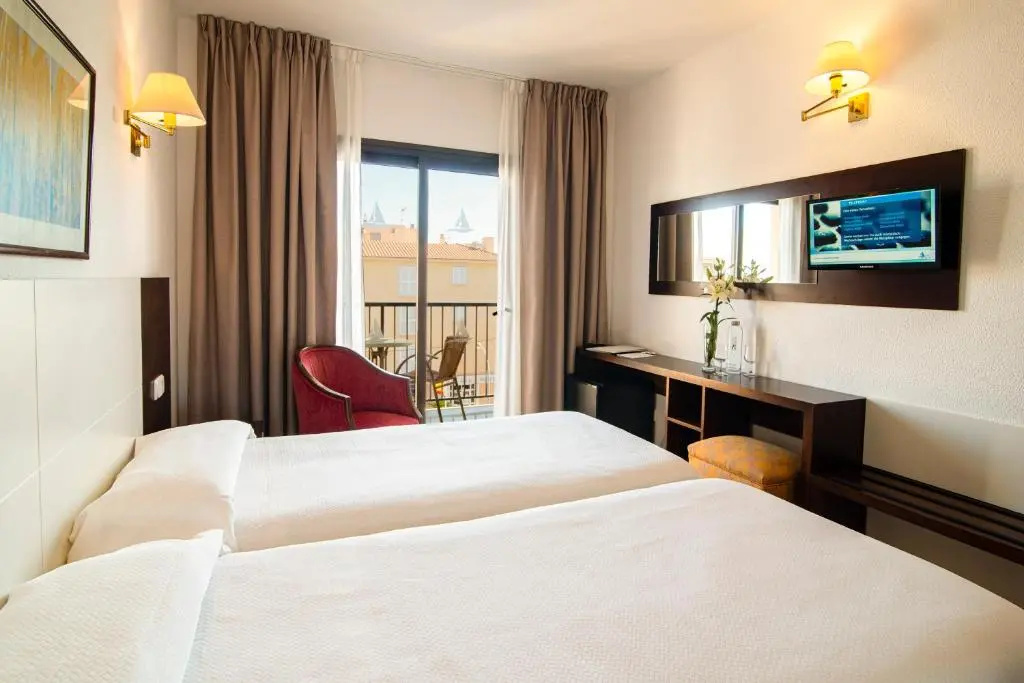Hotel Amoros - Chambres
