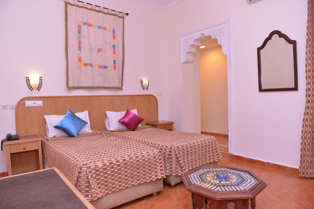 Hotel Continental by null