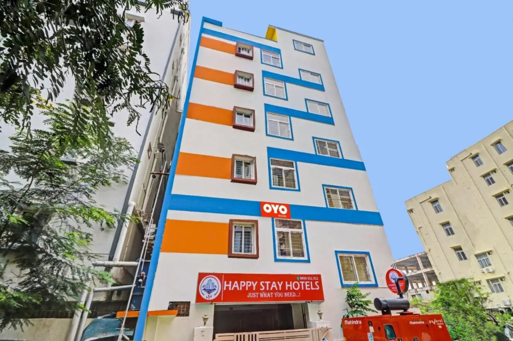 OYO 70119 Happy stay Hotels