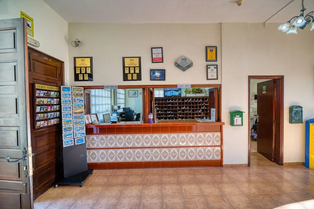 Lobby & Reception