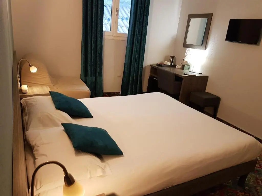 Superior Double room (full double bed)