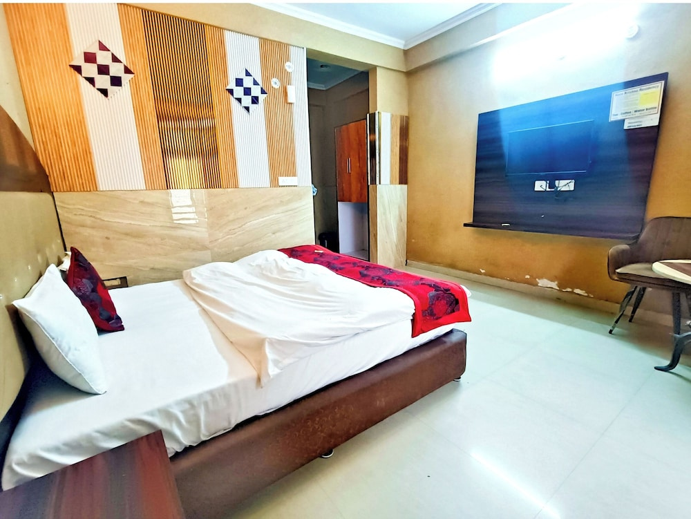Hotel Krishna Regency - near ISCKON