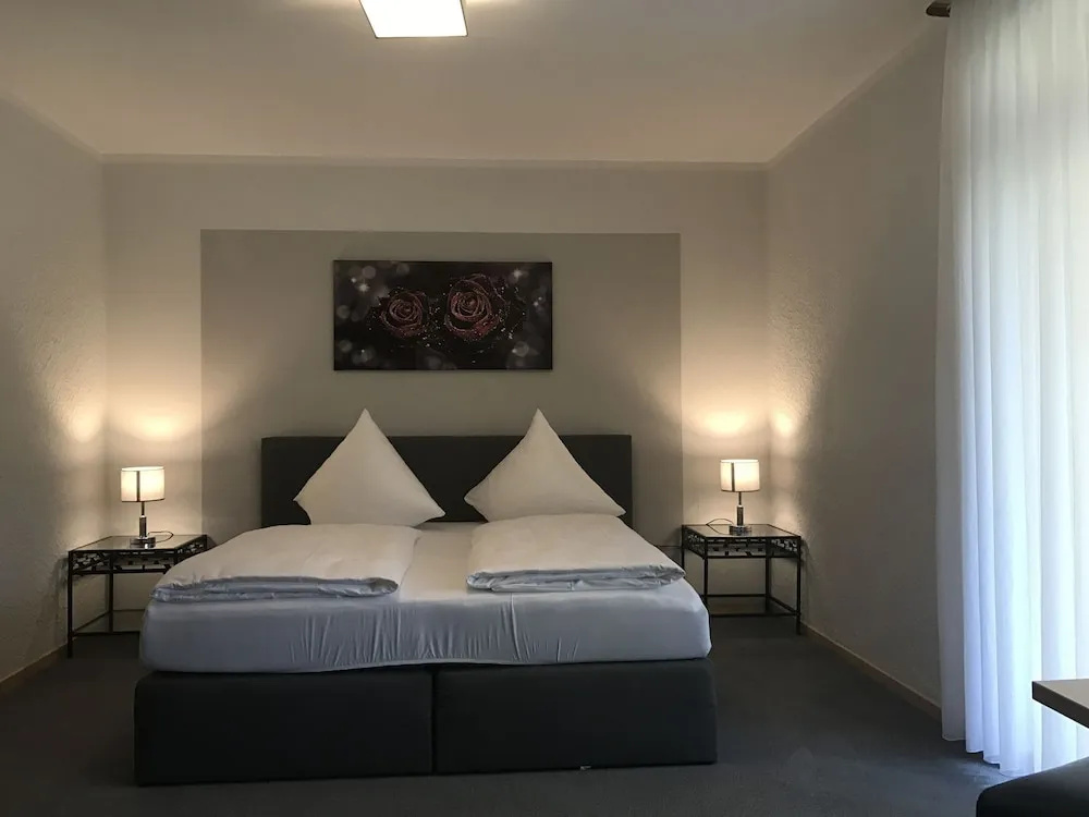 2 Bedrooms Apartment with balcony and with mountain view