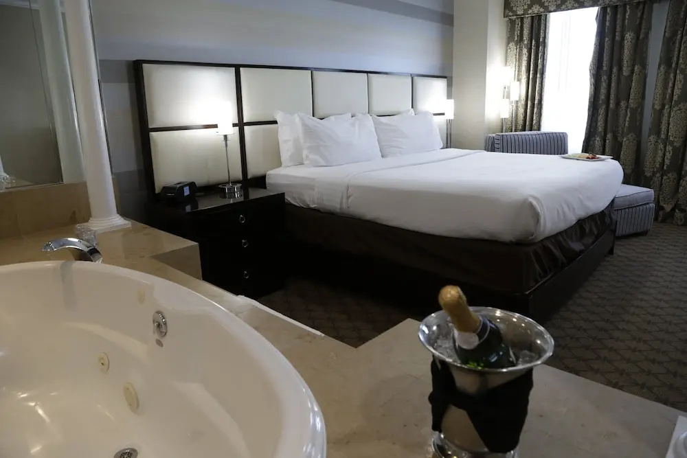 Holiday Inn Plainview-Long Island by IHG - Chambres