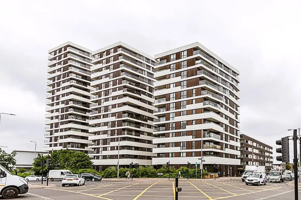 Modern 2-bed Flat With Terraces in Leyton