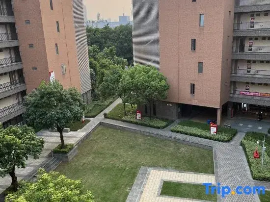 Shenzhen Chuangsheng International Apartment (Guangmingcheng High-Speed Railway Station)