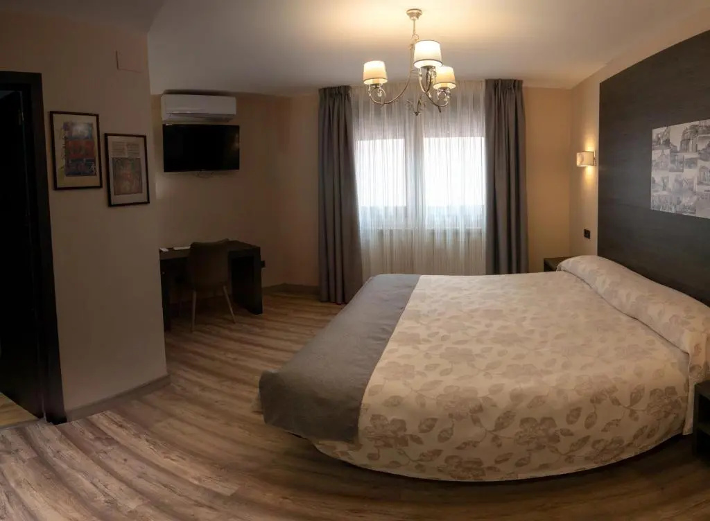 Standard Double room (full double bed)