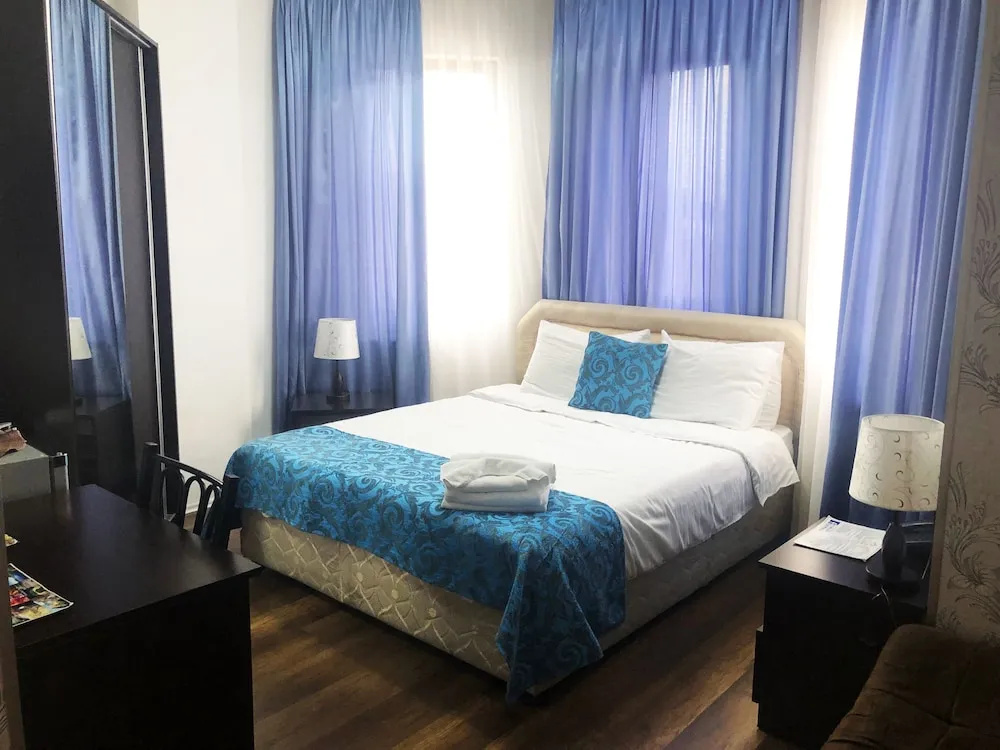 Standard Double room with balcony (full double bed)