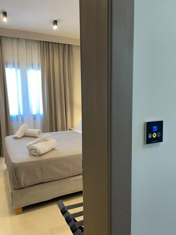 Standard Double room with partial view (full double bed)