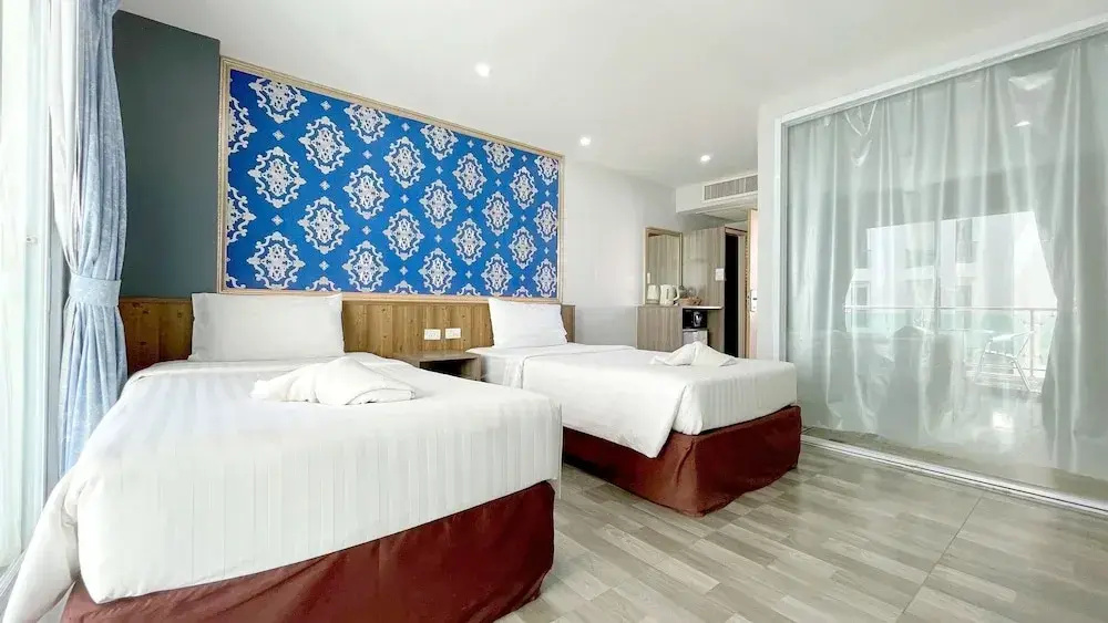 Superior Double room with balcony and with pool view (twin beds)