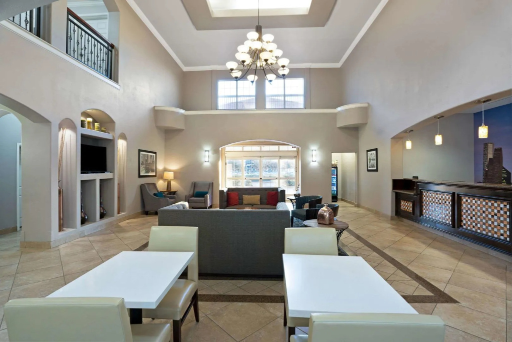 Lobby & Reception