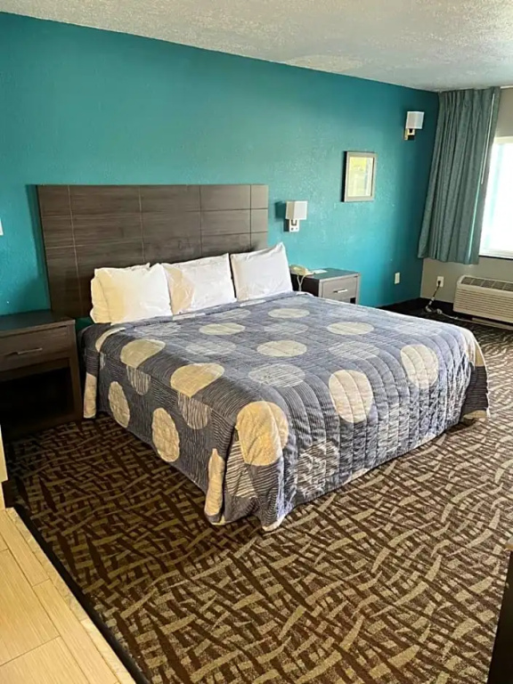 Standard Double room (full double bed)