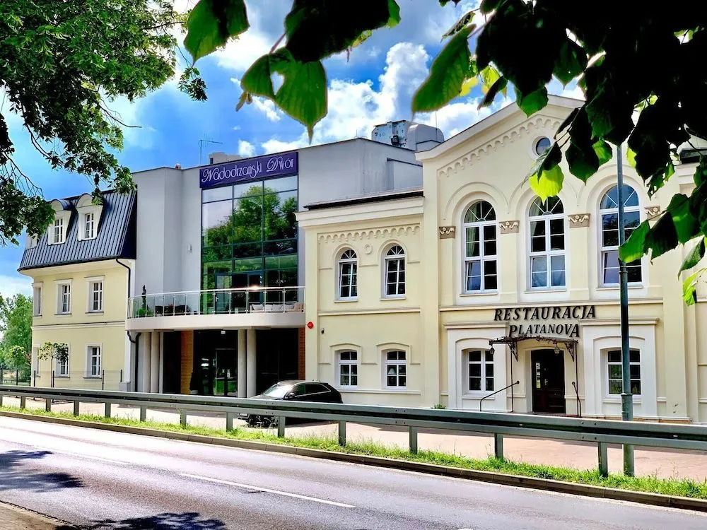 Nadodrzański Dwór