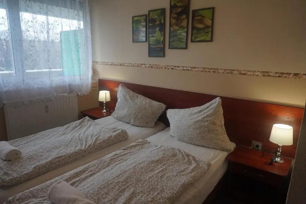Hotel Ajka - Chambres
