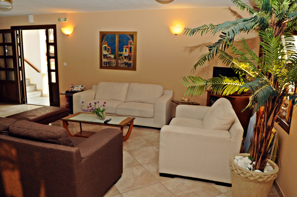 Lobby & Reception