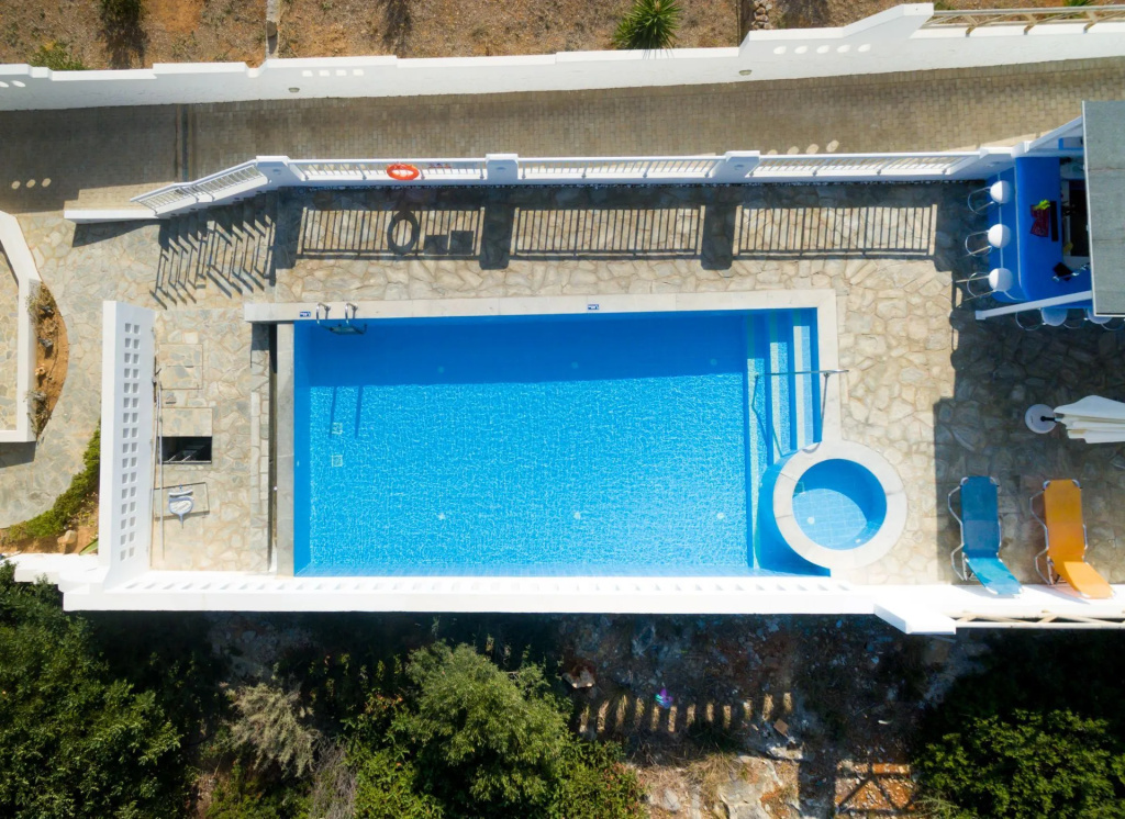Okirroi Villas